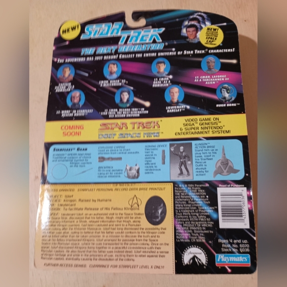 Star Trek TNG Lt Worf in rescue suit action figure - Picture 2 of 6